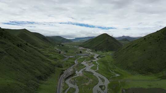 川西河谷草原航拍