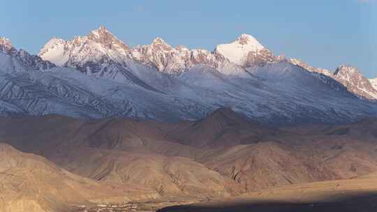 雪山晚霞光影延时