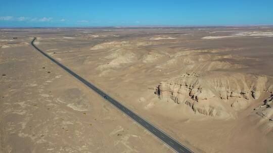 新疆哈密五堡乡魔鬼城雅丹地貌戈壁荒漠