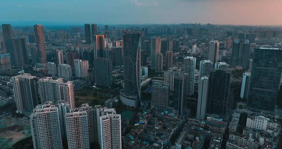 航拍城市景观成都东大街夏日夕阳美景