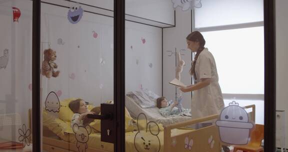 护士在病房照顾小孩