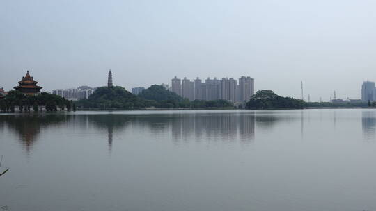 广东佛山顺峰山公园青云湖景