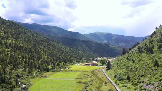 西藏建筑群寺庙318国道自然风景航拍云海