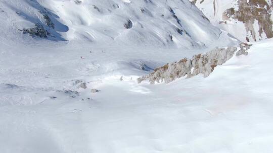 阿尔卑斯山的滑雪坡