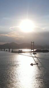 黄昏暖阳下的虎门大桥