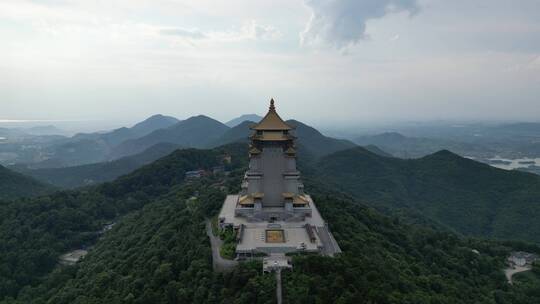 航拍湖北黄石东方山4A景区金顶