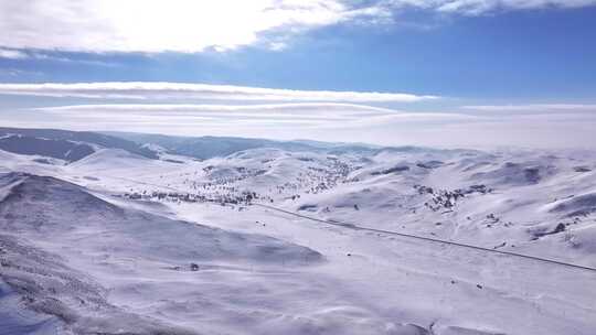 雪后壮丽山脉全景