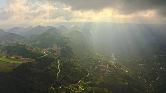 航拍山川峡谷丁达尔效应