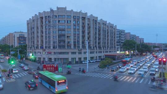 厦门城市路车流人流延时景观