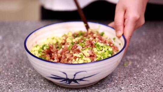 【镜头合集】搅拌馅料包包子包饺子肉馅