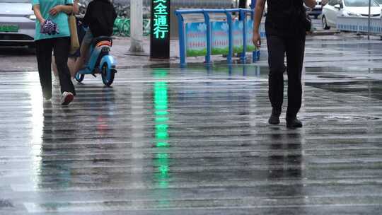 雨天 下雨 城市风光 写意 台风 雨中景色视频素材模板下载