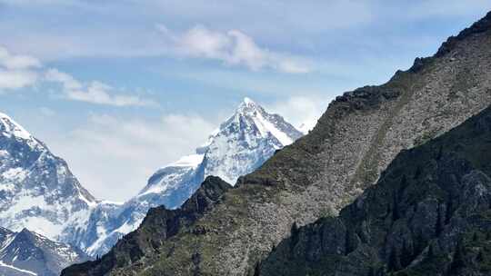 夏塔景区木札特峰昭苏伊犁雪山林场