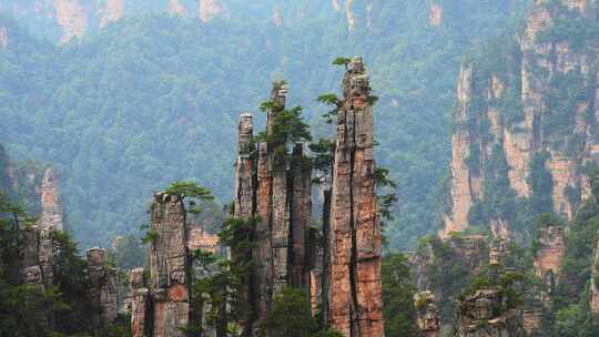 航拍湖南旅游张家界森林公园巨石山峰