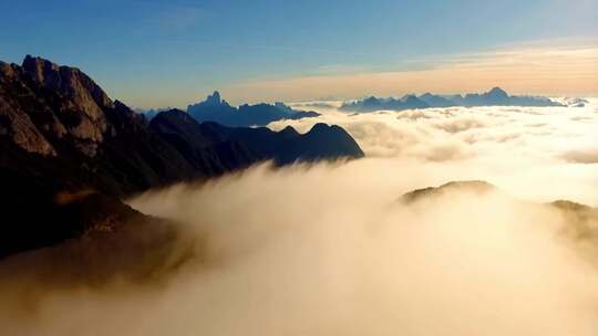 高山云海壮丽全景