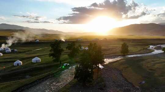 夕阳下的蒙古包视频素材模板下载