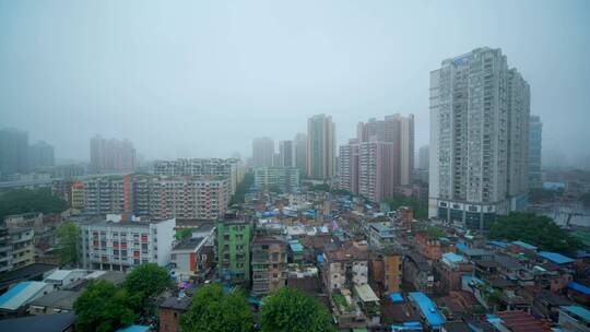 广州城中村城市建筑群雨雾天气
