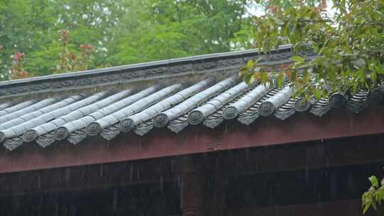 重庆雨季下雨屋檐实拍