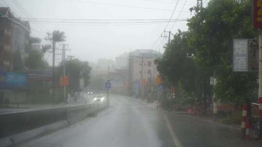 下雨天乡村公路行驶汽车记录仪驾驶第一视角视频素材模板下载