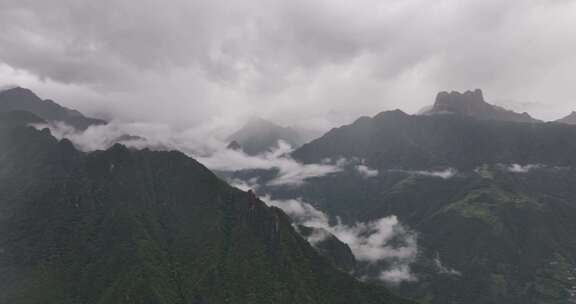 怒江峡谷高黎贡山航拍