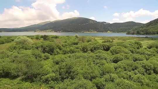 山林湖泊自然风光全景