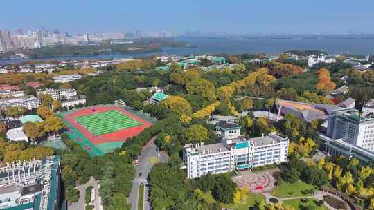 武汉大学秋天的景色1