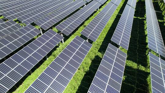 航拍湖州德清农田上的光伏太阳能电池板视频素材模板下载