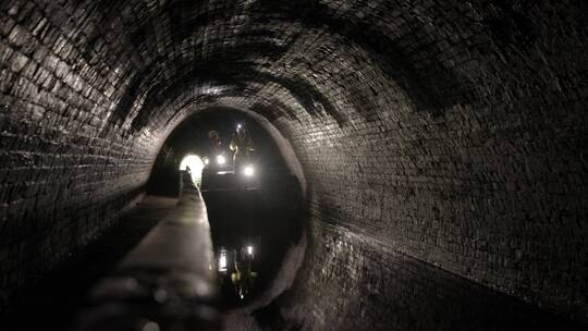 英国威尔士水道的运河隧道建筑等安全性检查