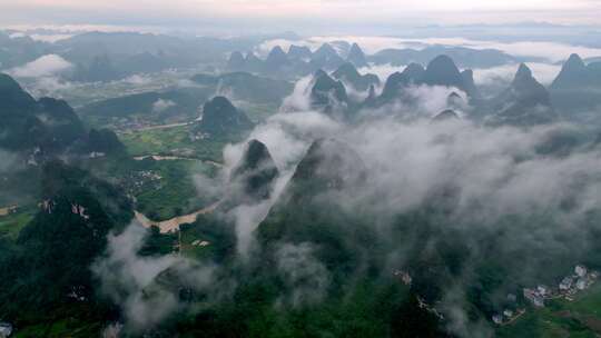 航拍桂林阳朔漓江遇龙河景区自然山水风光