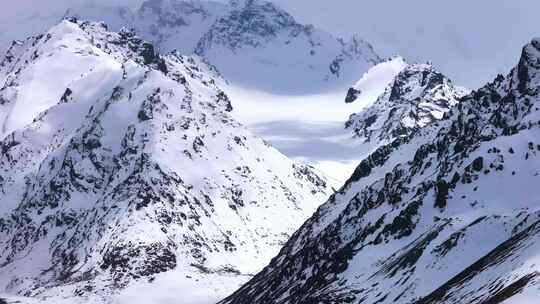 帕米尔高原的雪山