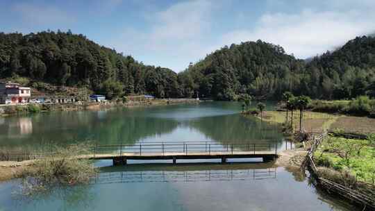 信宜钱排锅厂坪航拍，高山湖泊