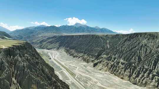 新疆独山子大峡谷