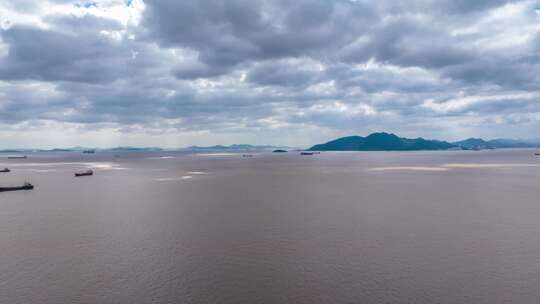 黄海上一群船只群岛