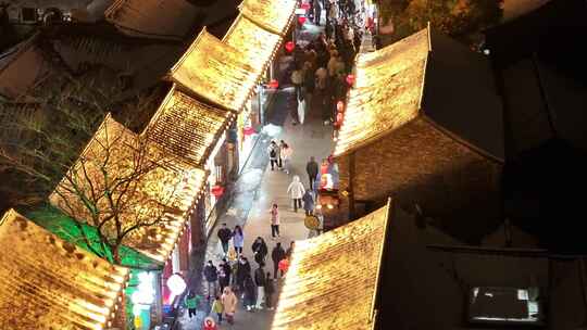 航拍扬州东关街夜景雪景人流古建筑城门空镜