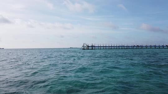 西沙群岛南海大海岛礁栈桥航拍视频素材模板下载
