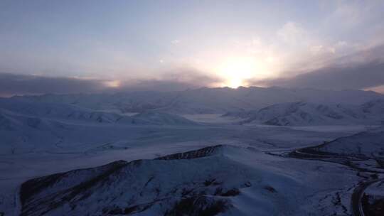 青海拉脊山夕阳雪山航拍4K视频