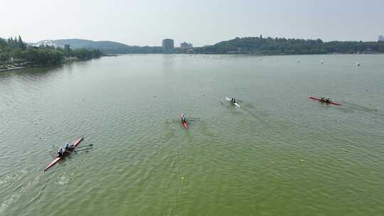 南京玄武湖公园水上运动，赛艇比赛