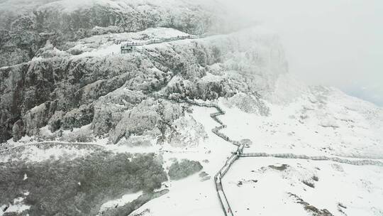 航拍雪山雪景