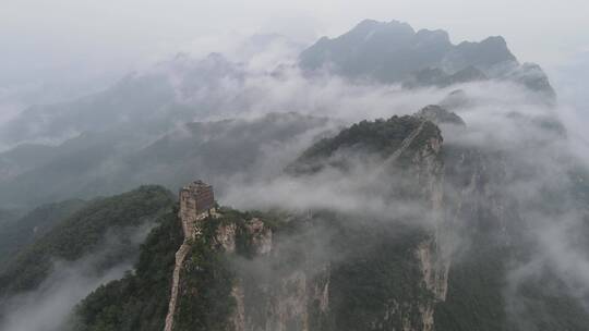 航拍雨后的北京密云司马台长城云海