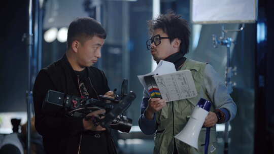J片场导演和摄影师讲戏