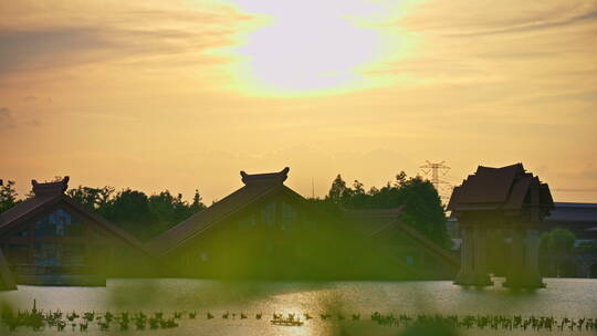 湖面水上建筑夕阳彩霞