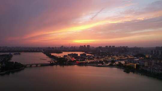 城市夕阳晚霞火烧云夜景降临山东聊城