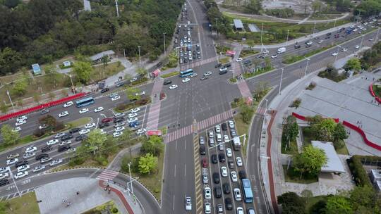 东莞旗峰路和东城中路东莞大道交叉口下降