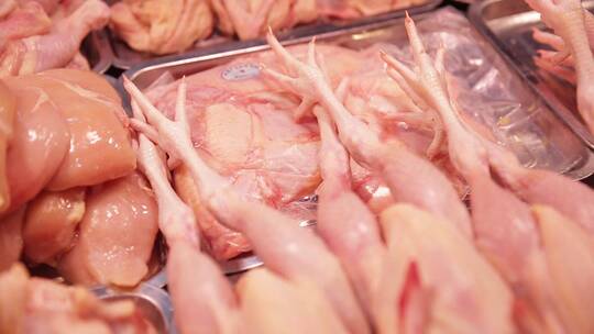 肉类市场超市卖整鸡鸡肉白条鸡