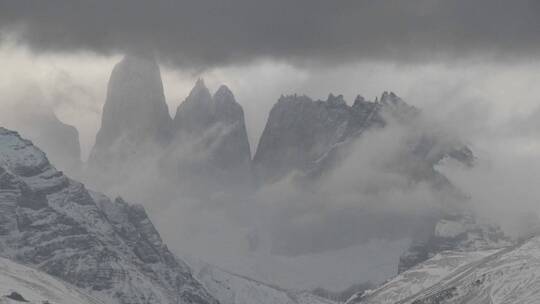 云雾缭绕的阿根廷山区