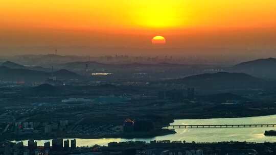 泰山日出日落夕阳