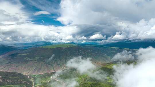 山顶云层延时