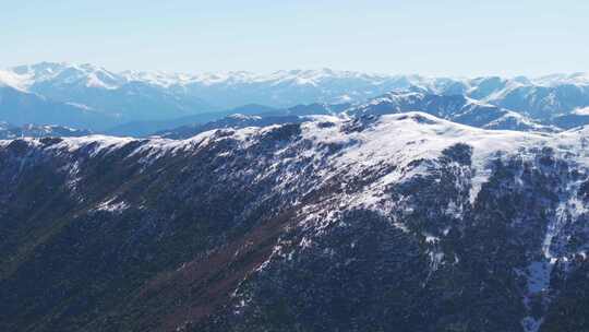 4k航拍森林草原雪山