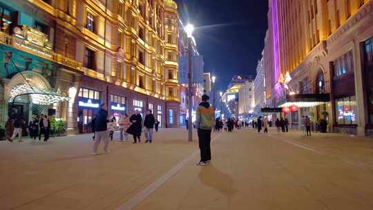 上海外滩夜晚南京路步行街夜景人流视频素材