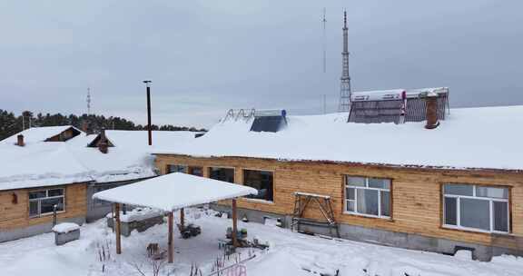 北极村屋顶蘑菇雪