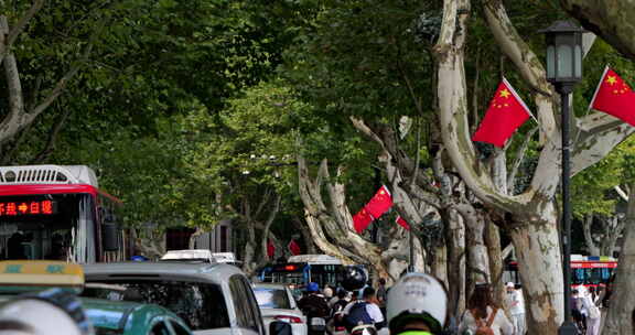 国庆节杭州街道人流车流